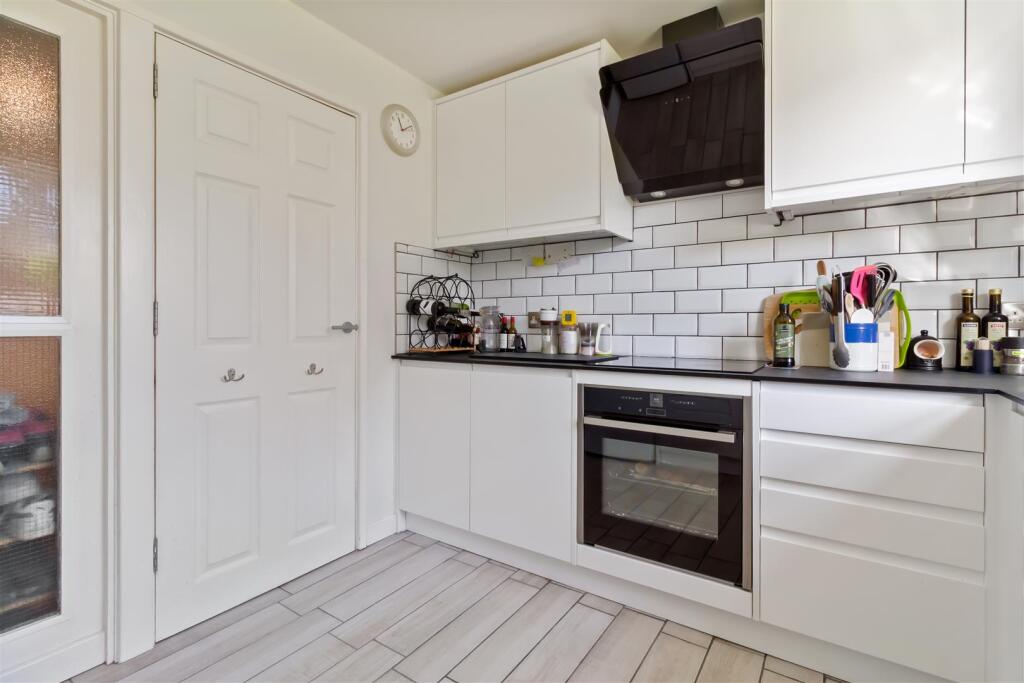 2 Wentworth Court-008.jpg