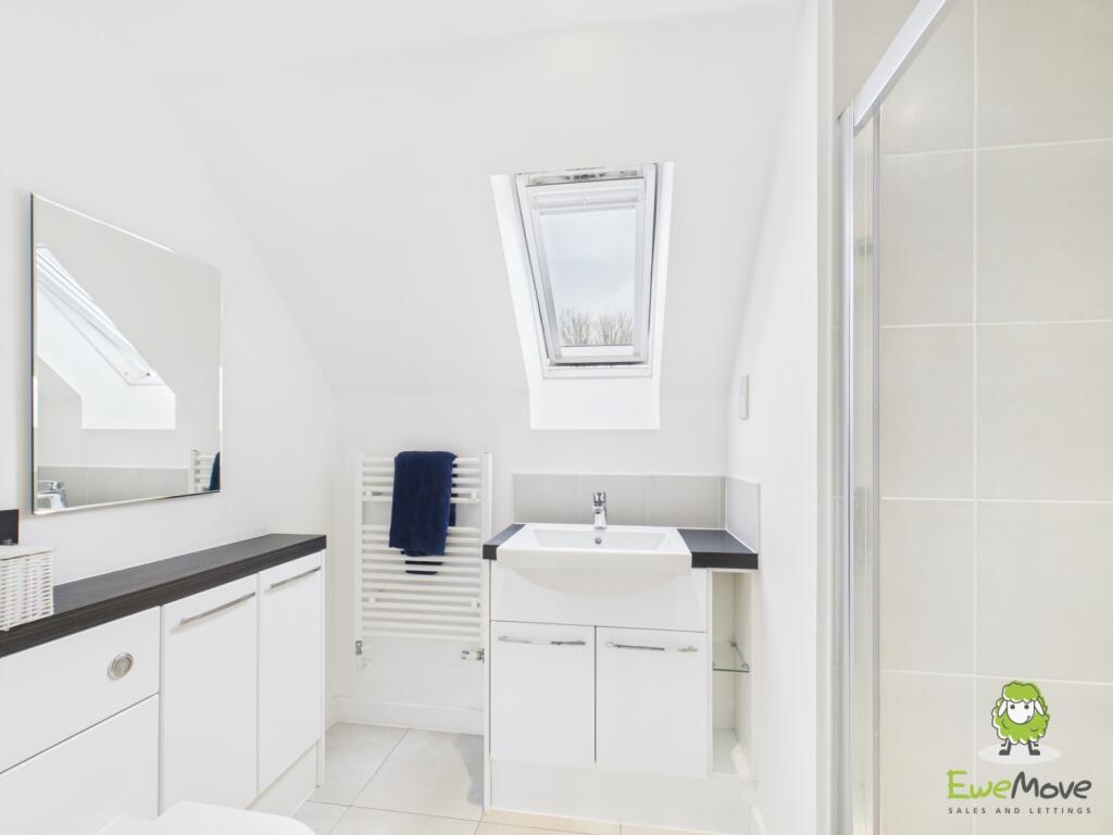 CAM03778G0-PR0182-STILL017