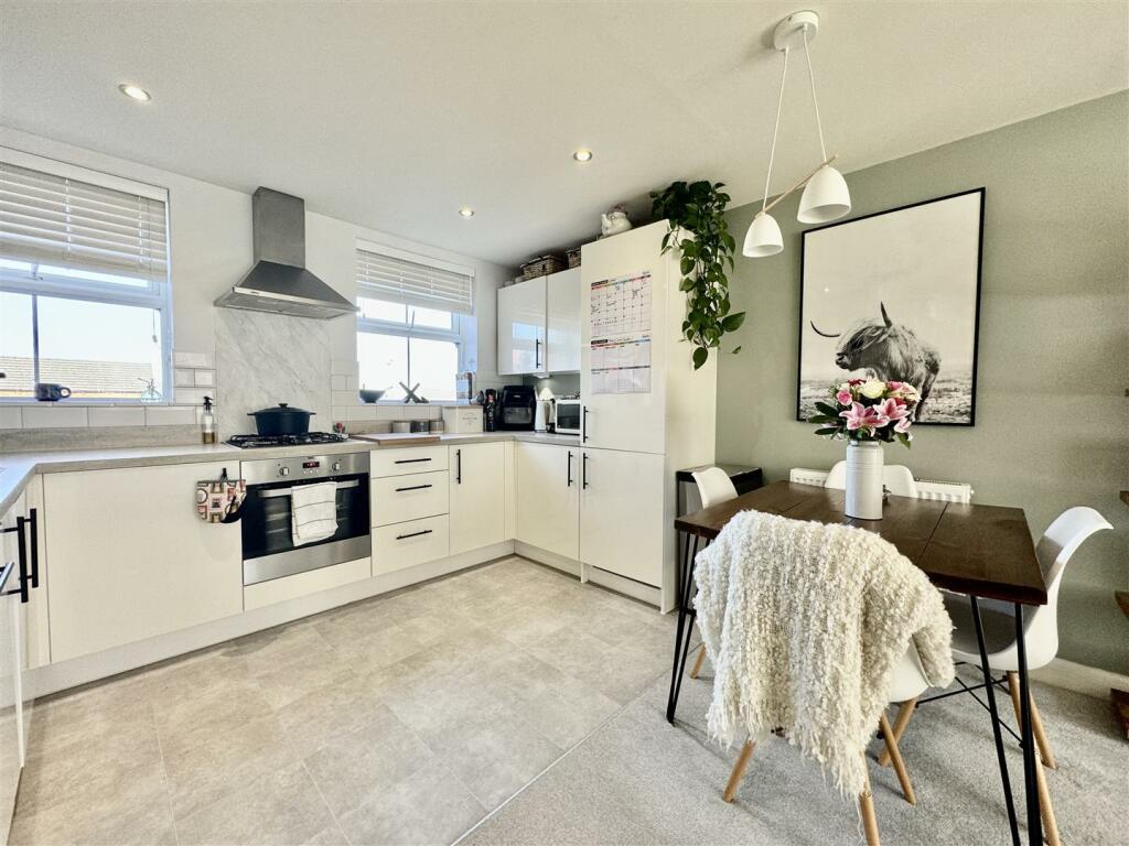 KITCHEN (2)