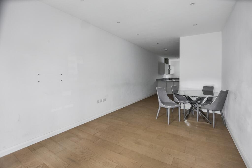 124 Blackwall Lane, Greenwich, London, SE10 0SP