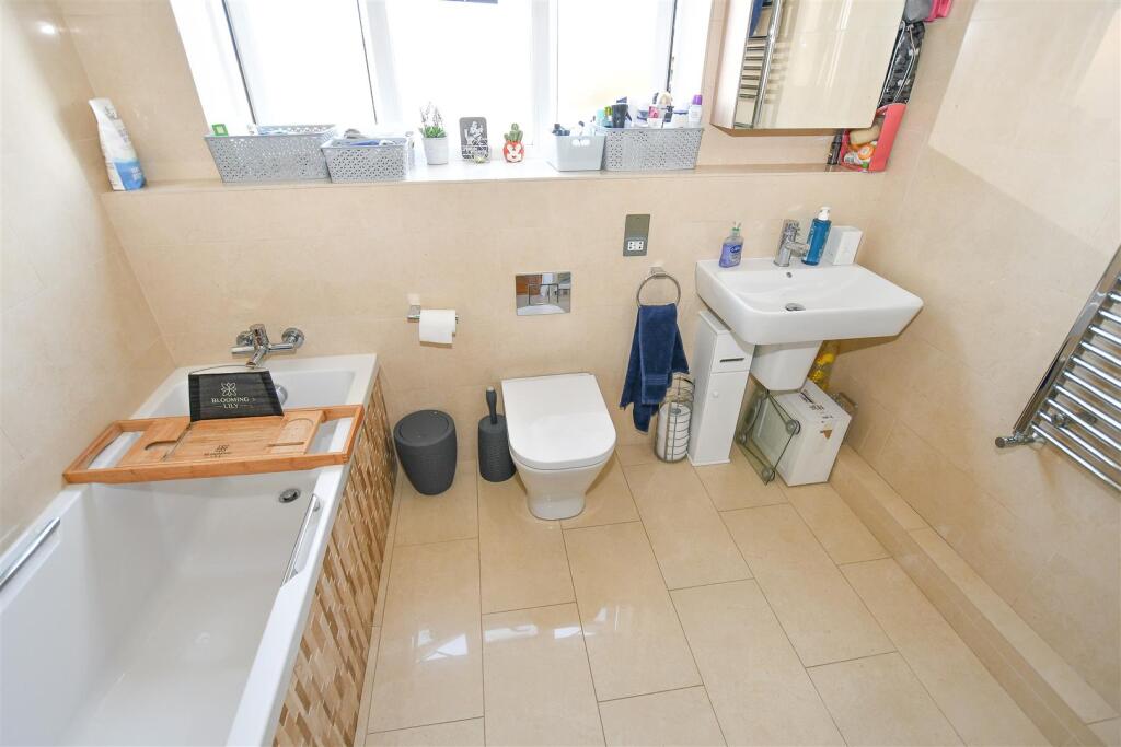 Bathroom_.jpg