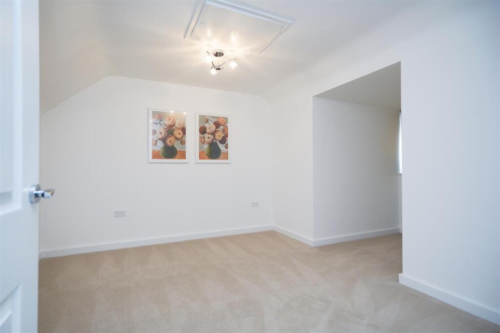 Crest Nicholson (35).jpg