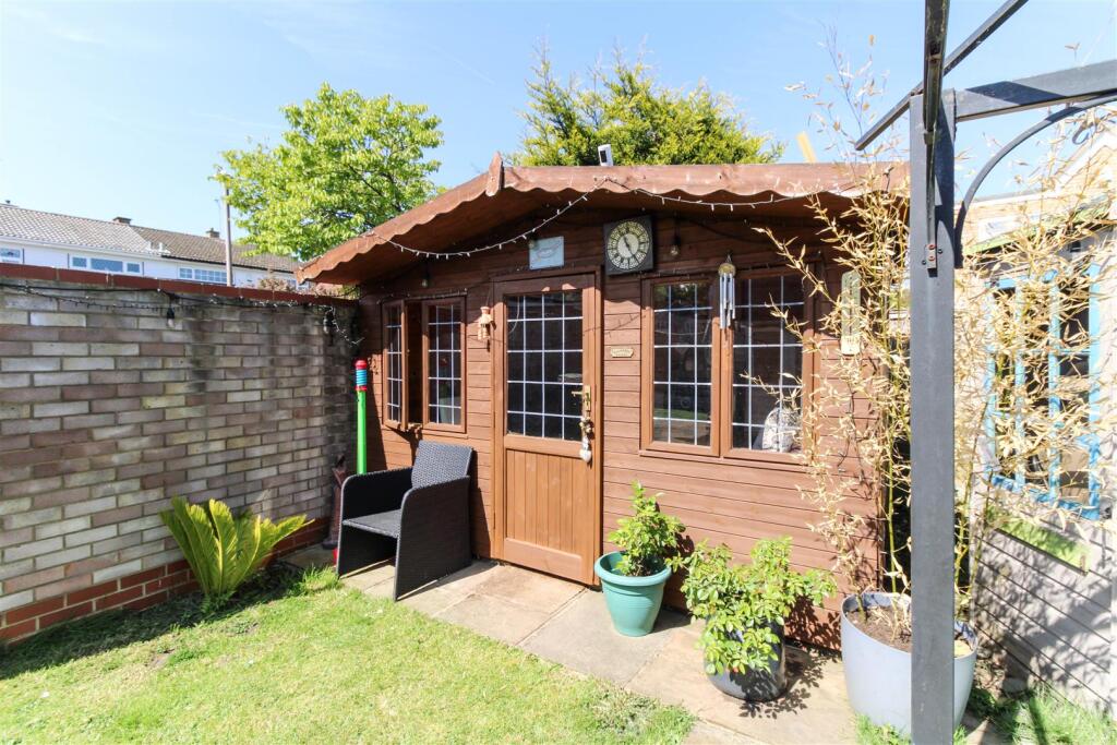 Feature summerhouse