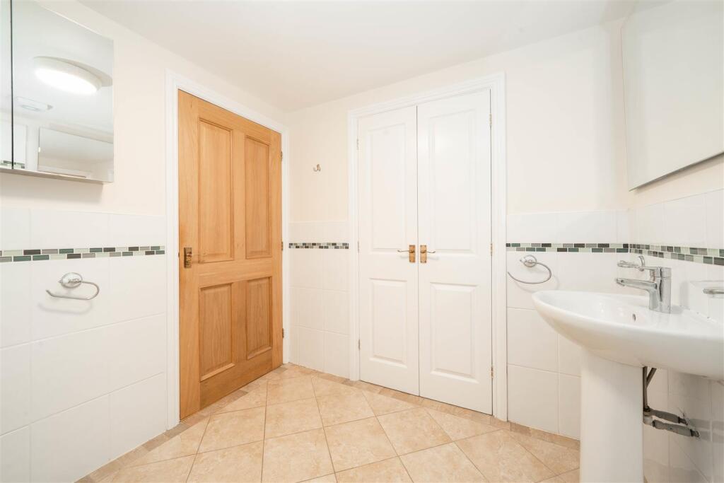 Bathroom-2.jpg