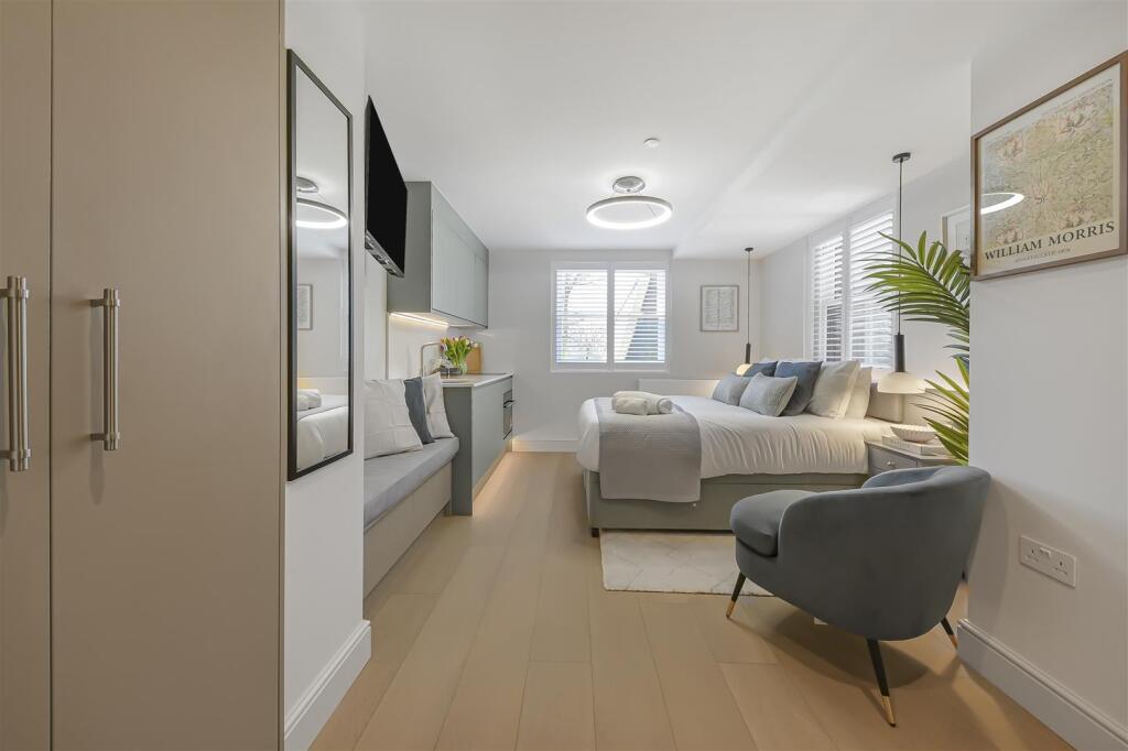 One Stay - Studio 5, 9 &amp;13 - Bedroom - Image 1 (1)