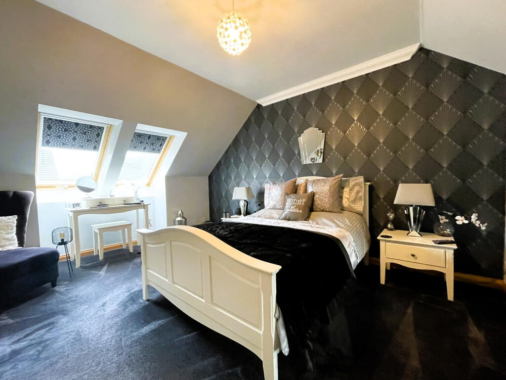 Bedroom 1b.JPG