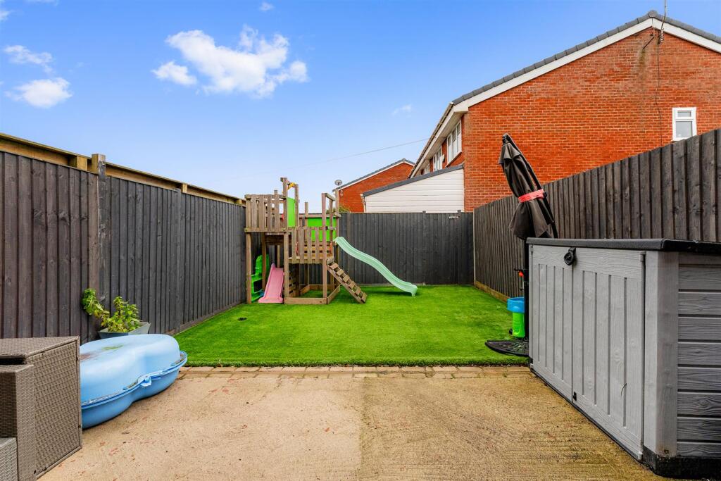 Lakeside View-Rear garden