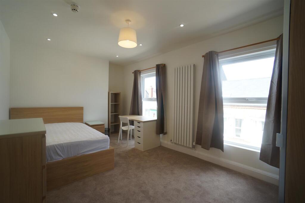 Bedroom 6.JPG