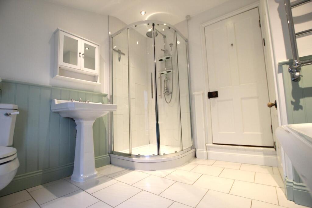 Bathroom alt.JPG