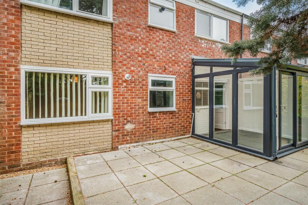 18 Cowan Close, Rugby (6).jpg