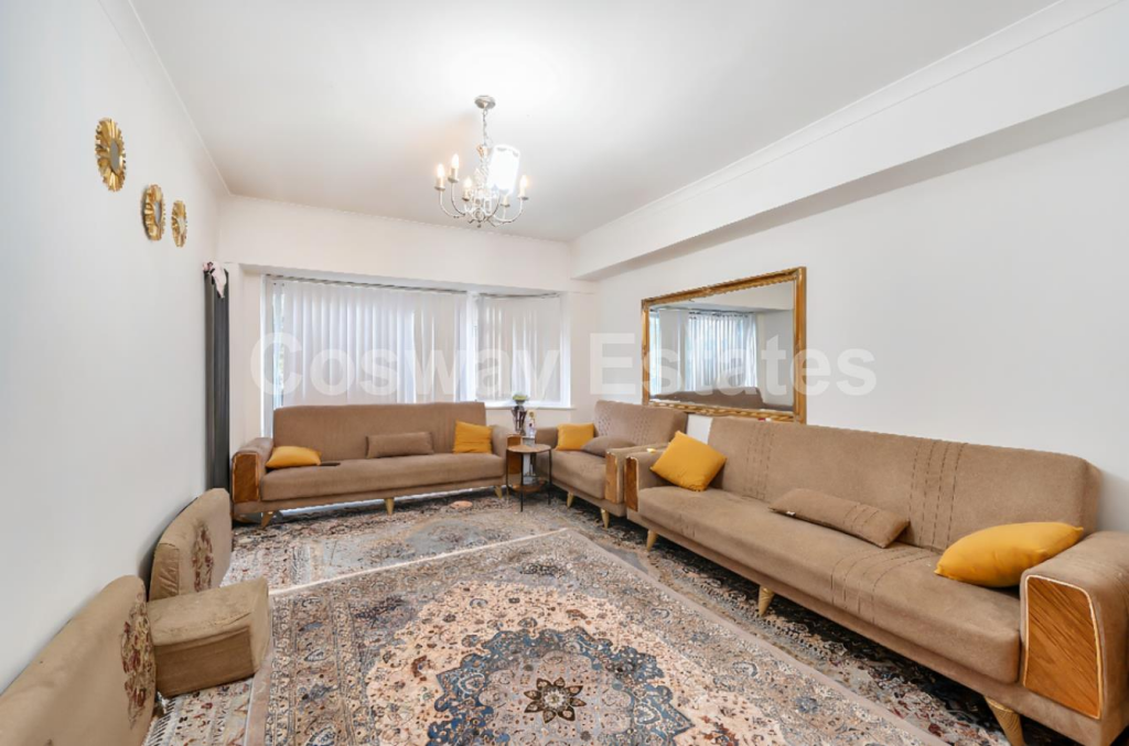 Selvage Lane, Mill Hill, NW7