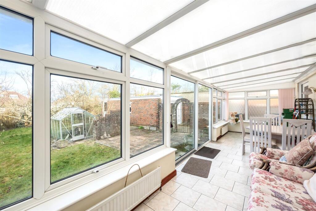 Larkfield Way 20 CONSERVATORY2.jpeg