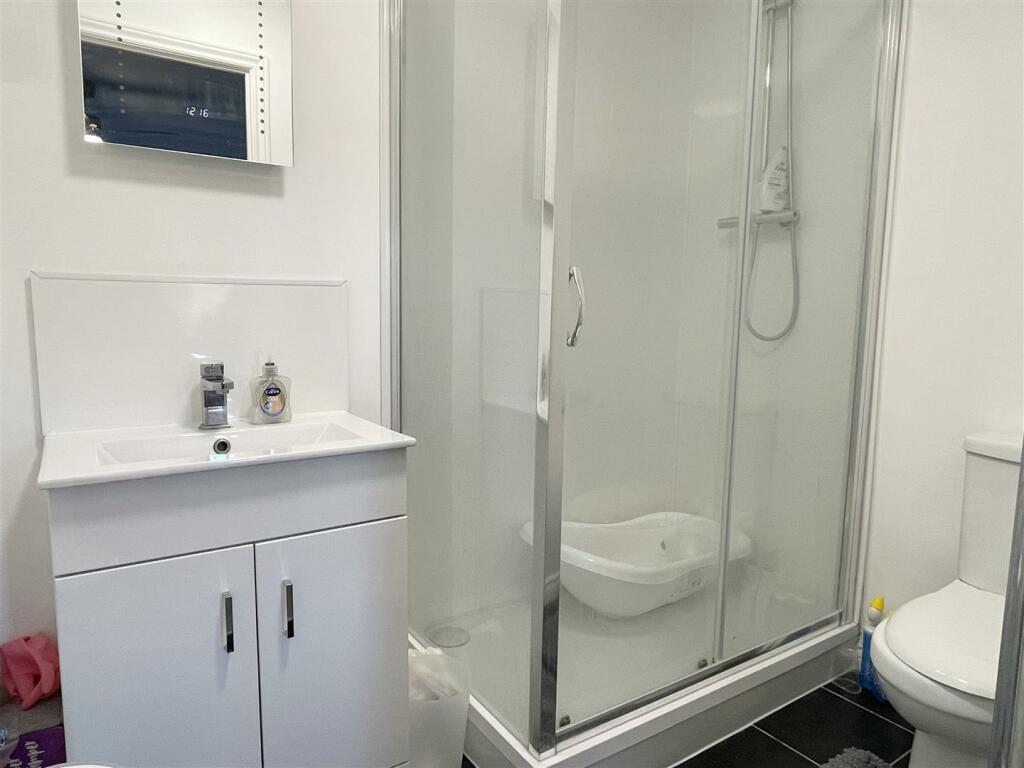 En Suite 1.JPG