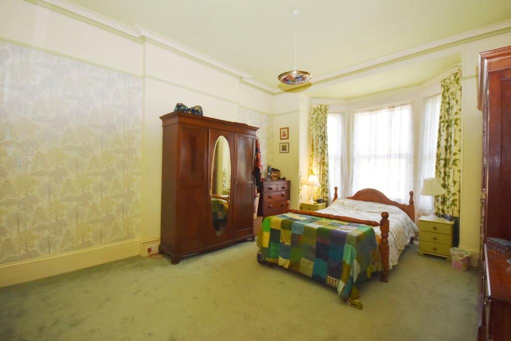 Bedroom 1.JPG