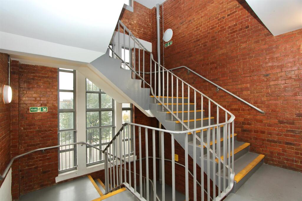 Somerford Grove, N16