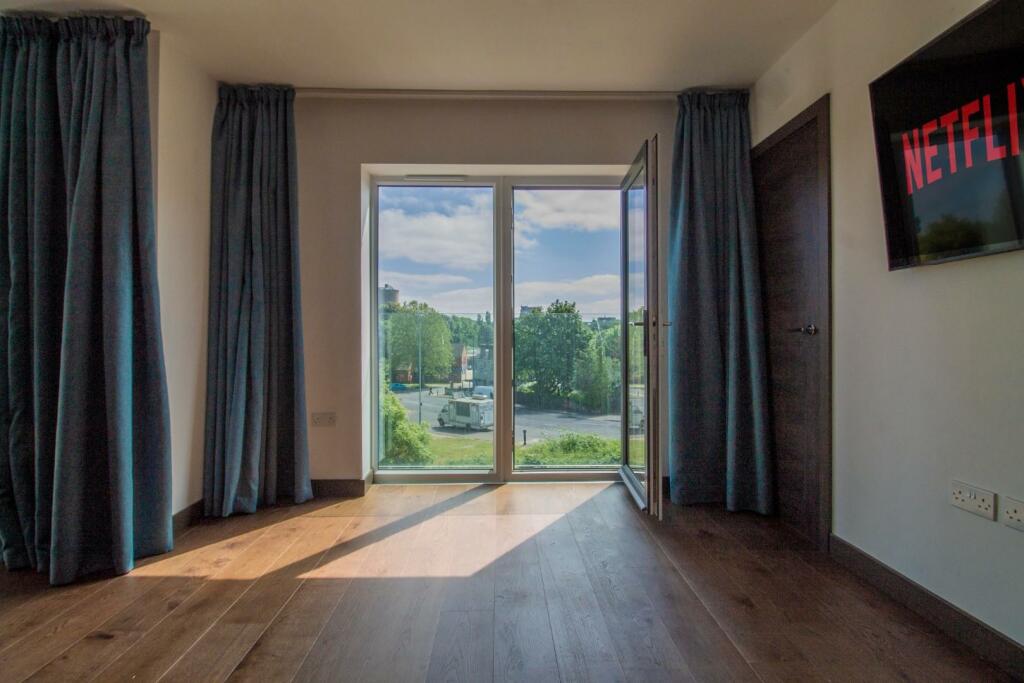 87 Harland Court [Open-Plan Living Dining Room Vie