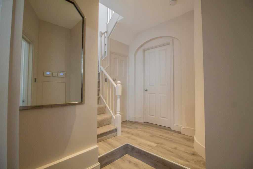 16 Whiting Street [Inner Hallway 01] WHATLEY LANE.