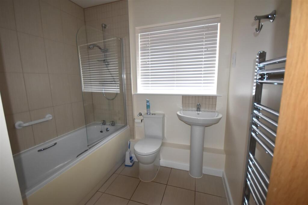 Bathroom.JPG