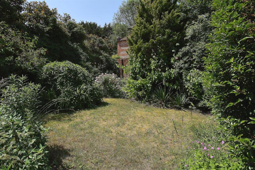 Flat 2  Church Road  (3).JPG