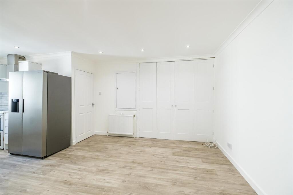 Pitcairn Crescent-26.jpg
