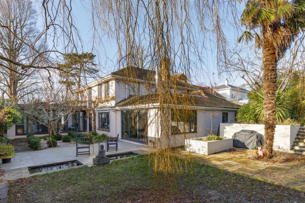 Exterior/garden
