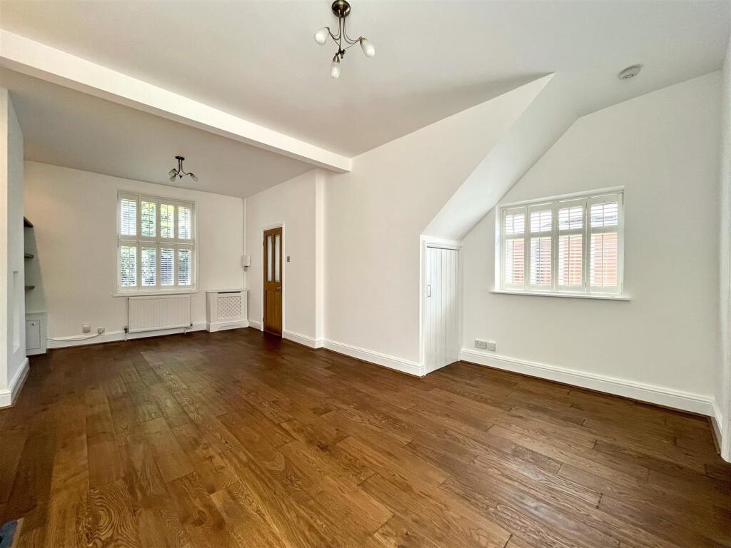 Dining / Living Area Aspect 3