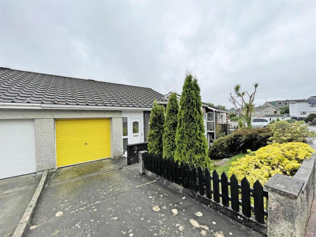 Fort Austin Avenue - Front 2.jpg