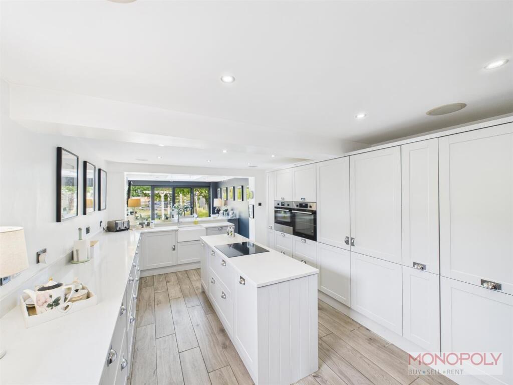 OPEN PLAN KITCHEN/ DINING/ LIVING ROOM