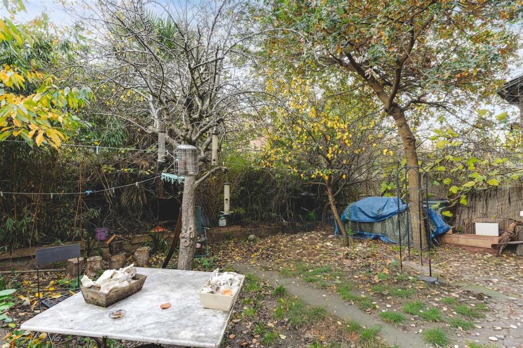 Mildenhall Road-20.jpg