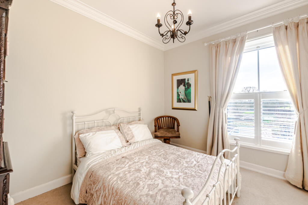 bedroom4
