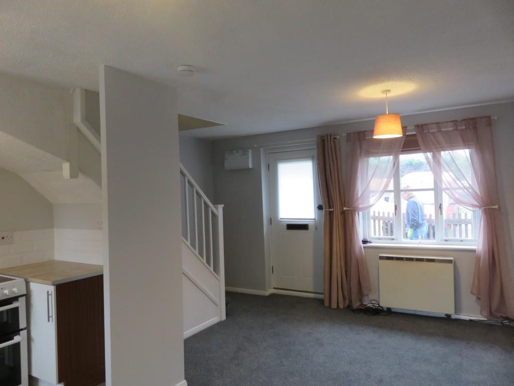 SITTING/DINING ROOM
