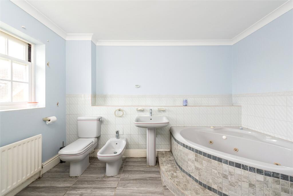 Bed 1 En Suite