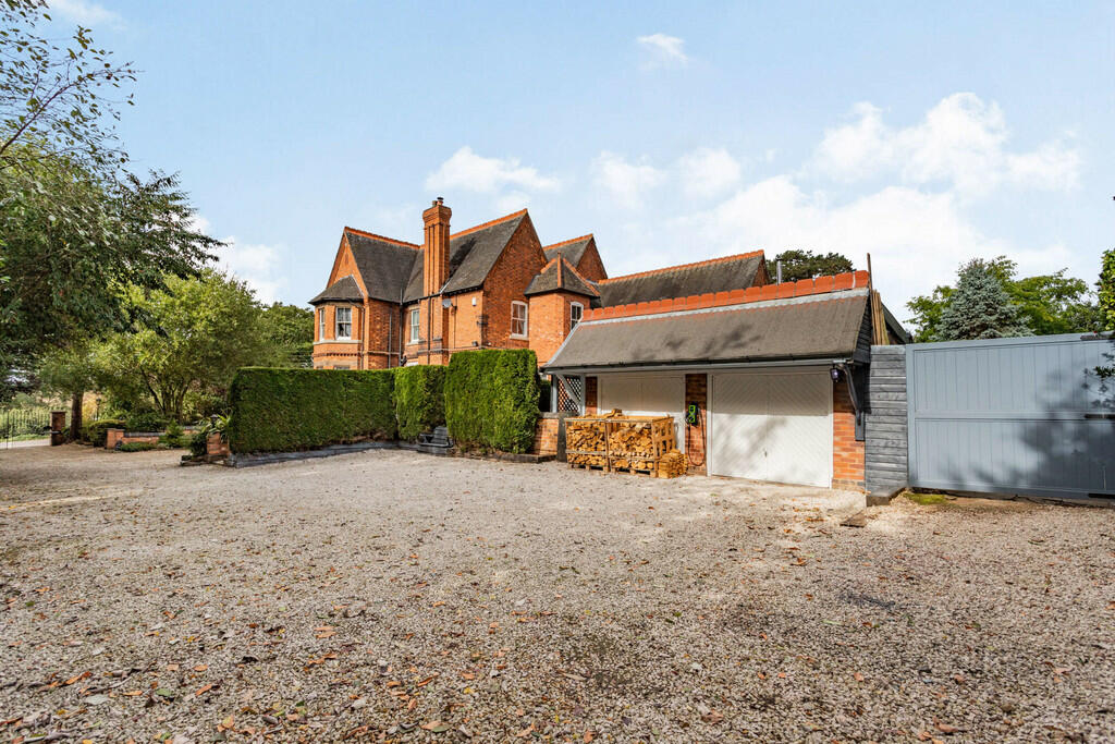 8479735-exterior1...