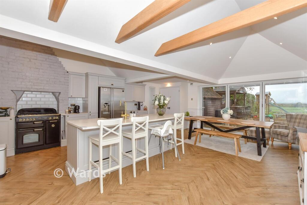 Kitchen/Breakfast Area