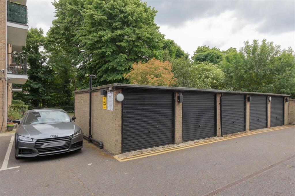 Orwell Lodge, 4, Hermitage Walk, E18