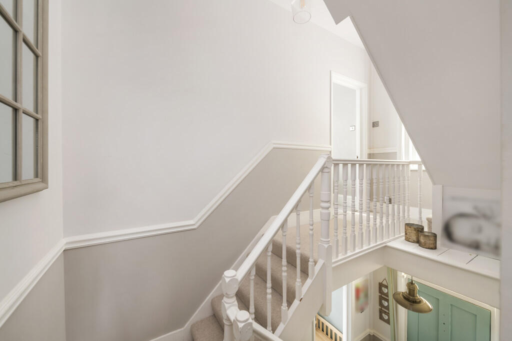 11_Oakhill_Road_i...