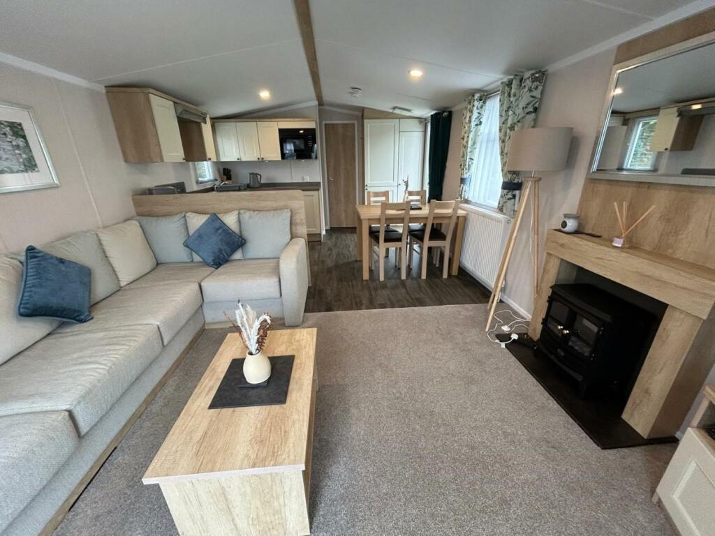 Living Area 2.jpg