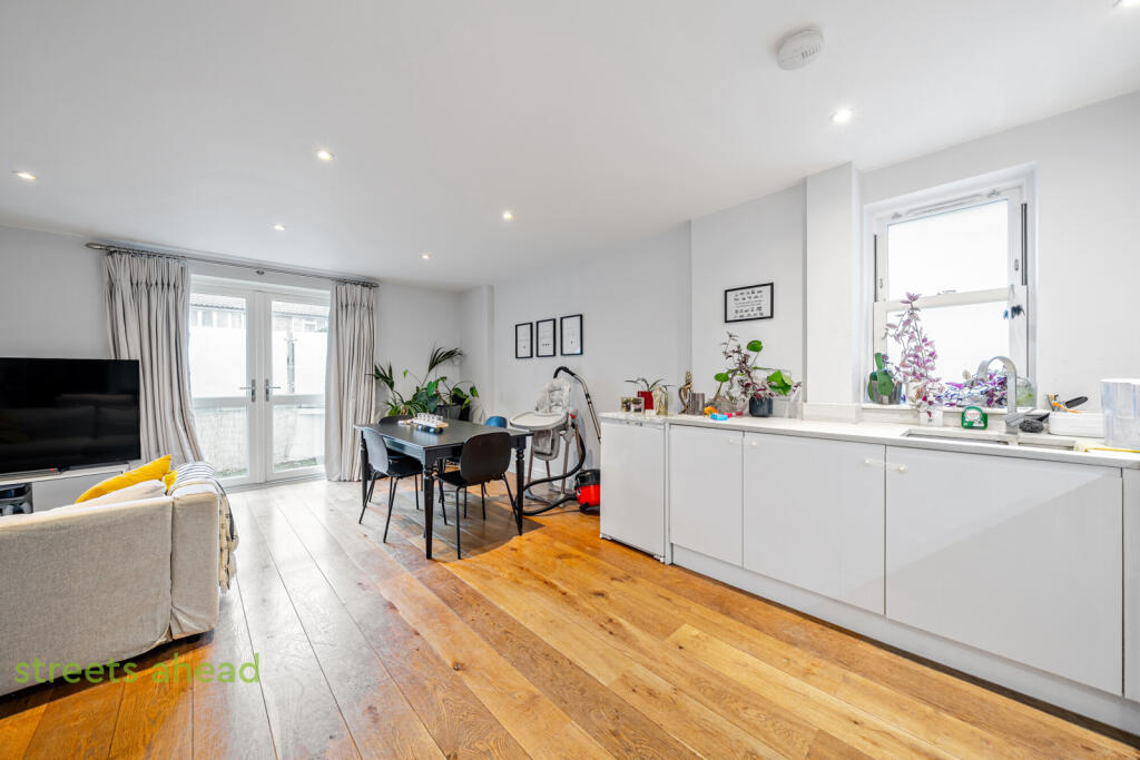 9fe36f03-51d9-4e4...