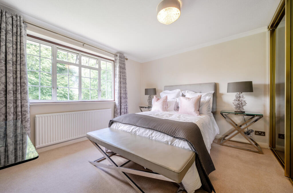 1315939-11-685ad1...