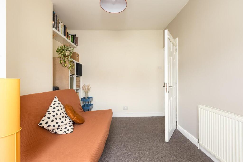 15 Stuart Street, BS5-10.jpg