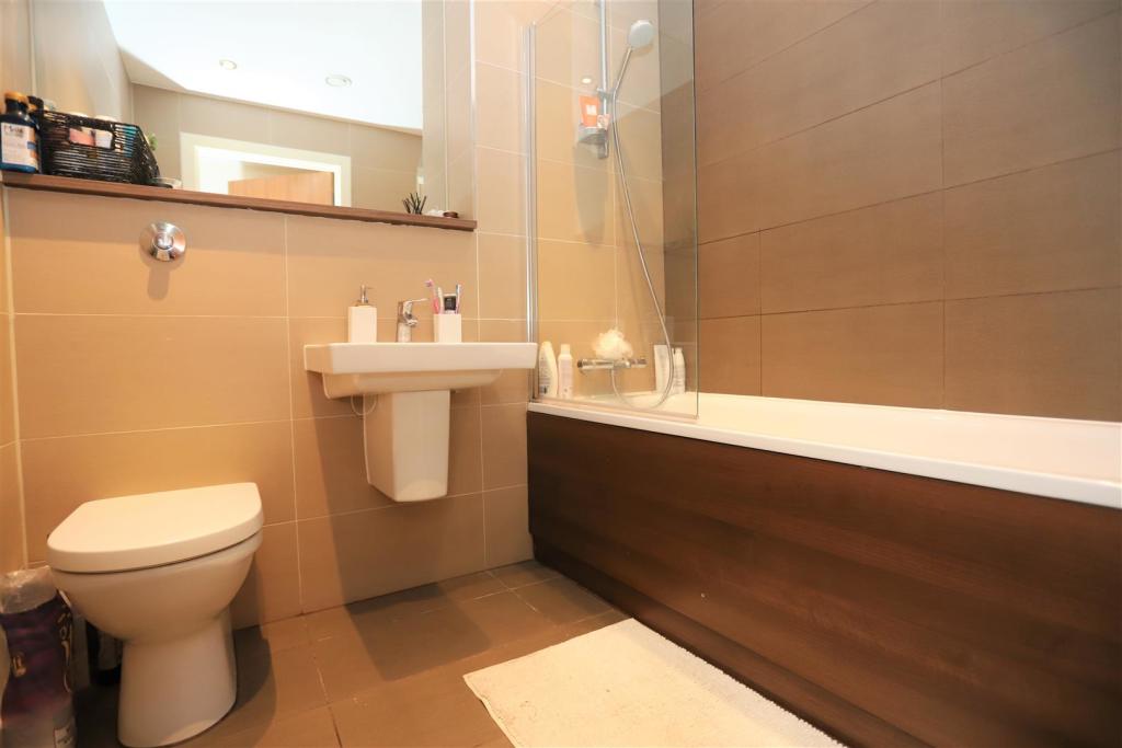 Bathroom.JPG