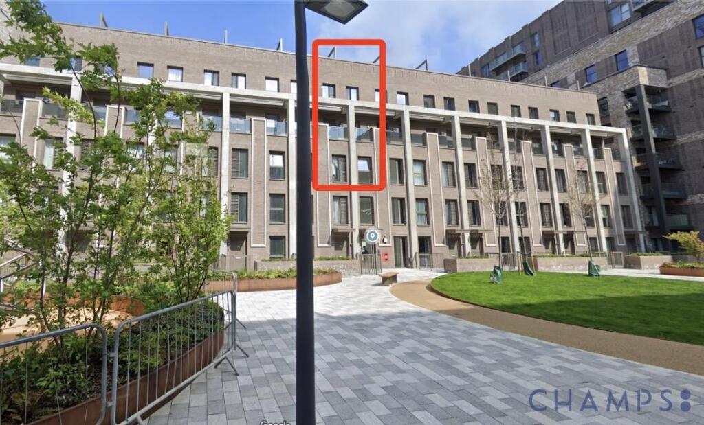Spacious 2-Bedroom Duplex Apartment with Two Terr