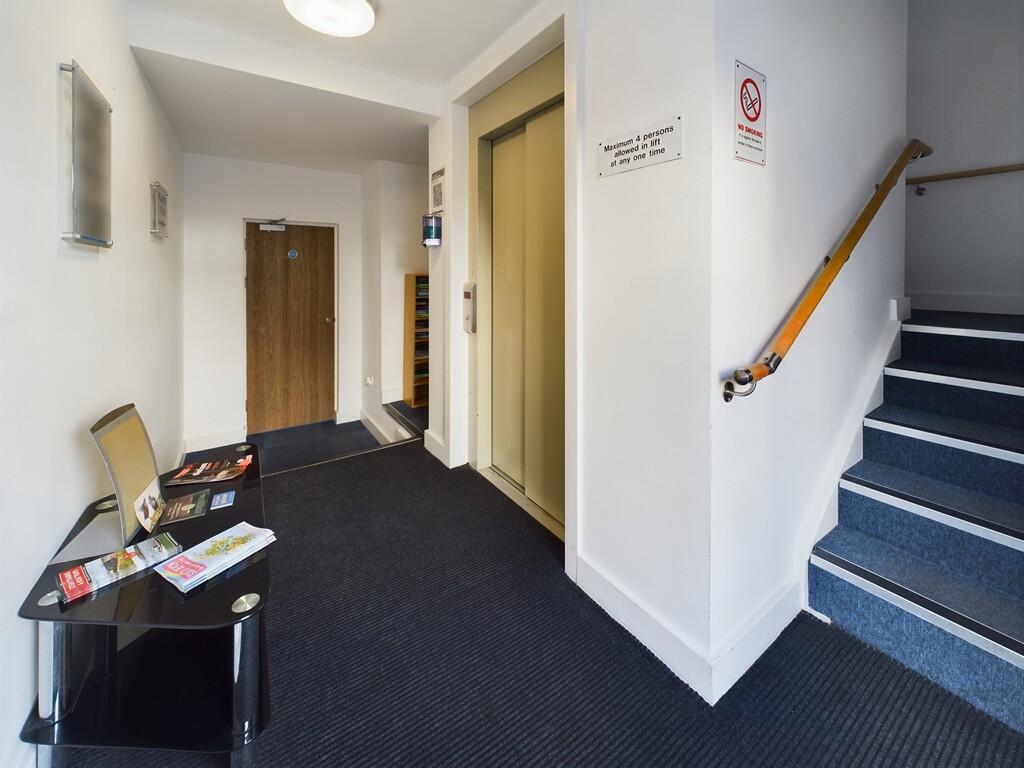 CAM02089G0-PR0415...