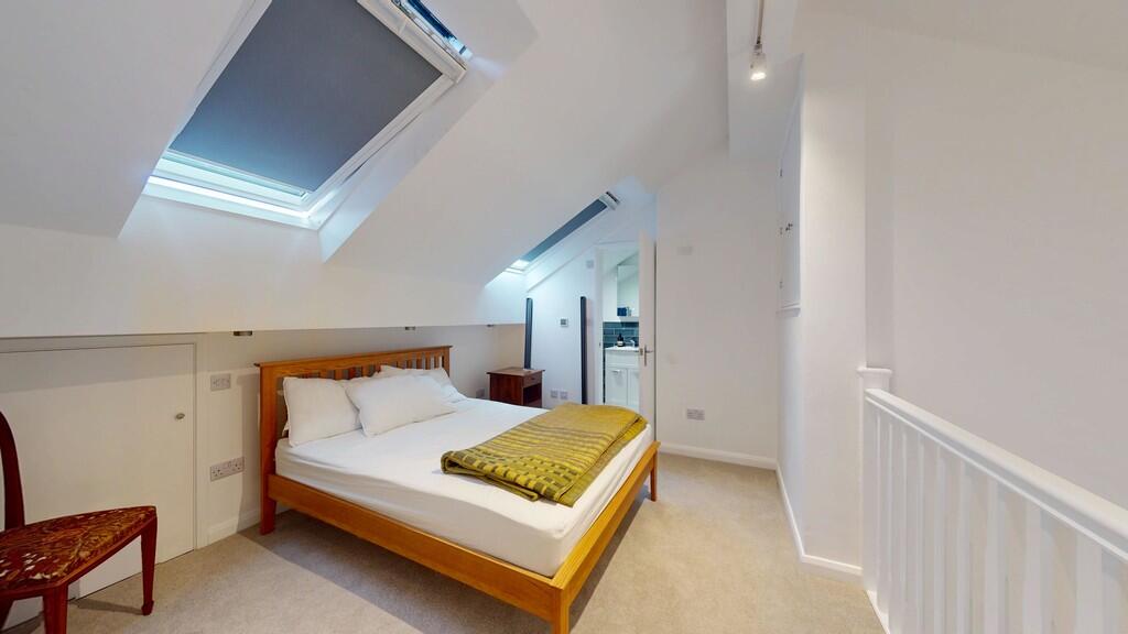 Bedroom 1- Angle ...
