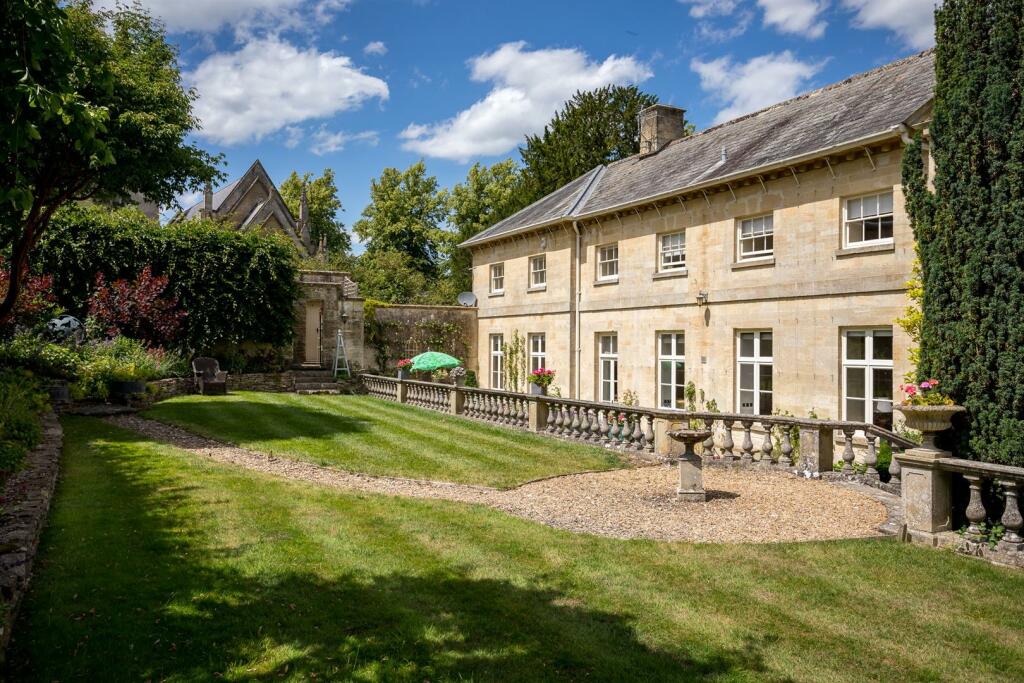 22 - 7 Sherborne Stables - GL54 3DW - Web.jpg