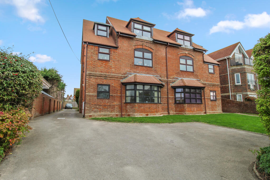 Flat 1 Greenlea, Keyhaven Road, Lymington, SO41 0QX