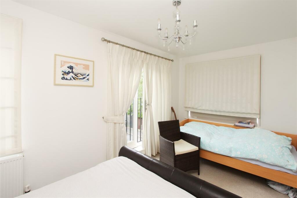 Bedroom 4.jpg