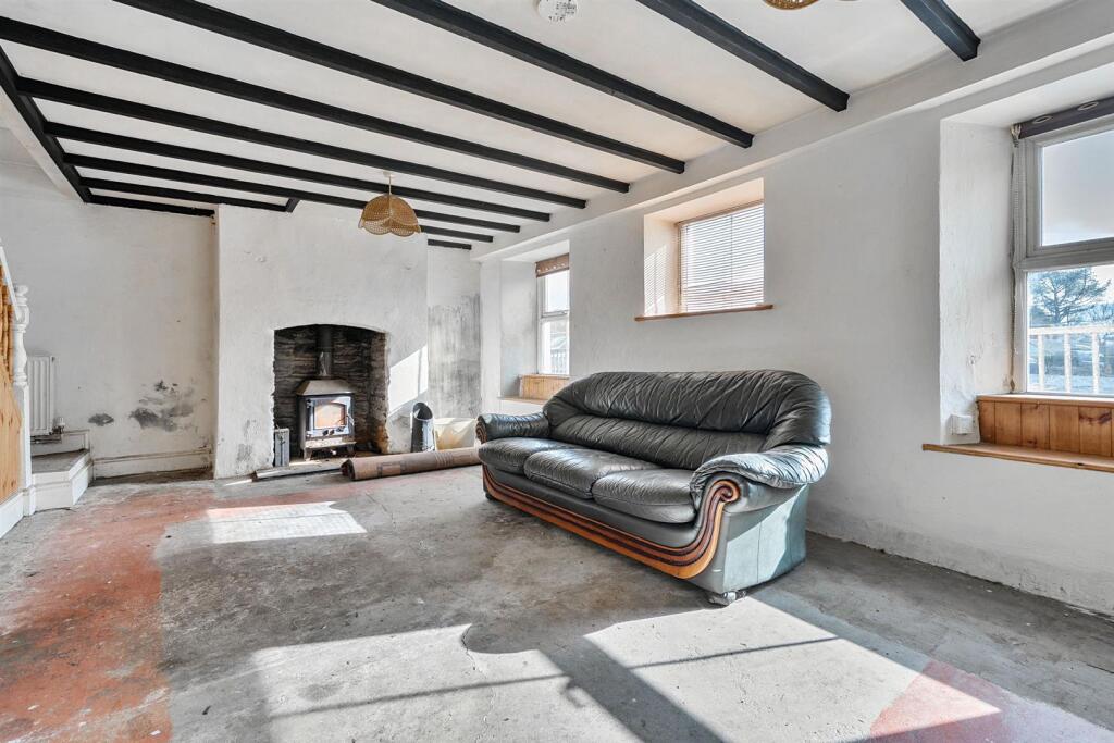 New House Sitting Room.jpg