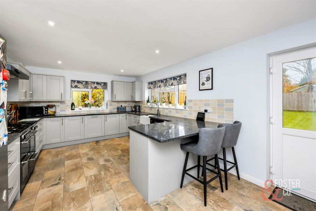 Little Oak, 15 - Foster _ Co Henfield_004.jpg