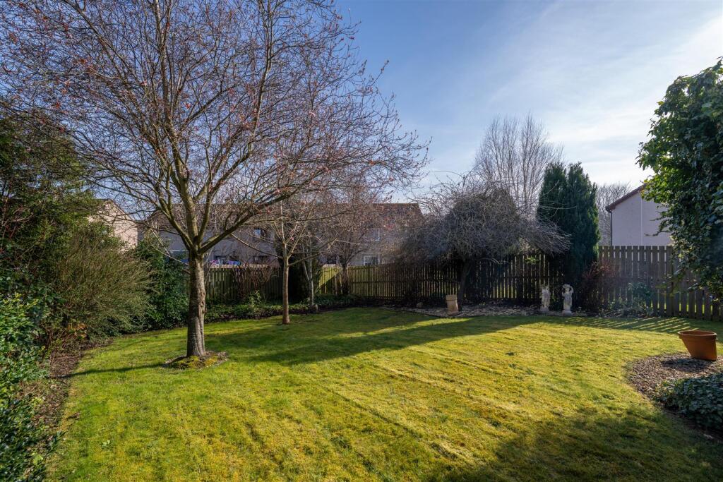 54a_bennecourt_drive-35.jpg